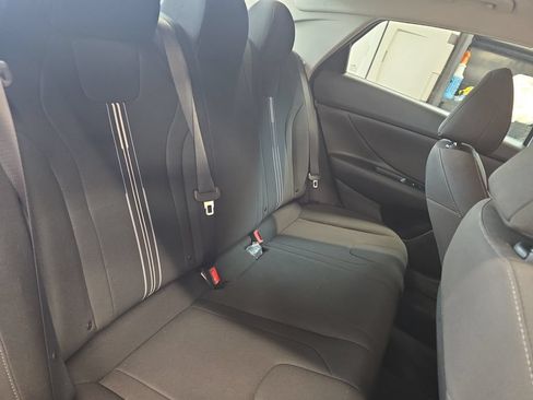 Used 2025 Hyundai Elantra Hybrid FWD image 11