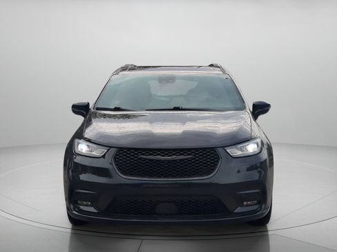 Used 2025 Chrysler Pacifica Limited FWD image 37
