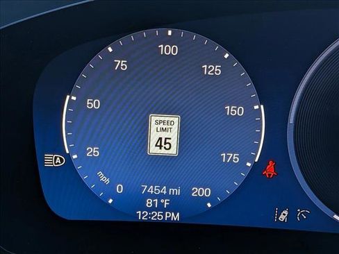 Used 2025 Porsche Macan Electric image 16