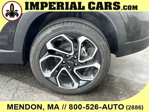 New 2026 Chevrolet Trax RS w/ Sunroof Package image 9