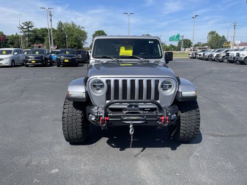 Used 2021 Jeep Wrangler Unlimited Sahara w/ Uconnect 4C Nav & Sound Group AWD/4WD image 3