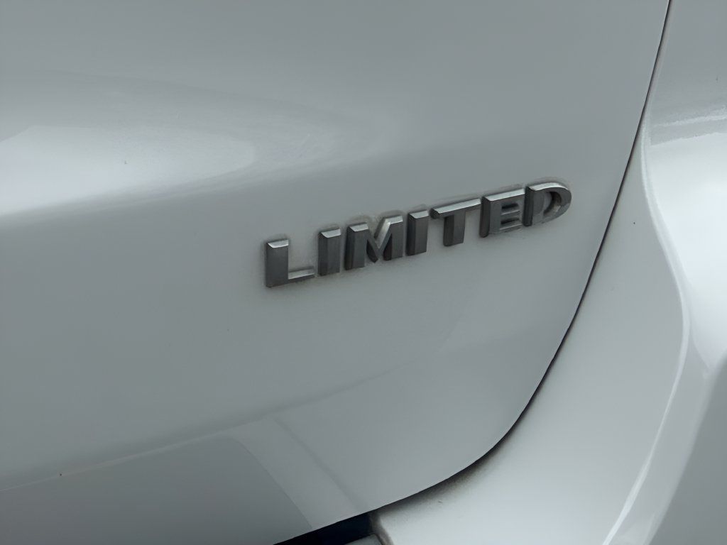 Used 2017 Jeep Grand Cherokee Limited AWD/4WD image 29