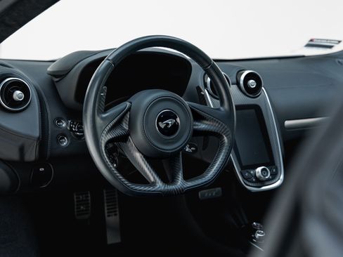 Used 2023 McLaren GT RWD image 37