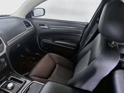 Used 2022 Chrysler 300 Touring w/ Sport Appearance Package RWD image 22