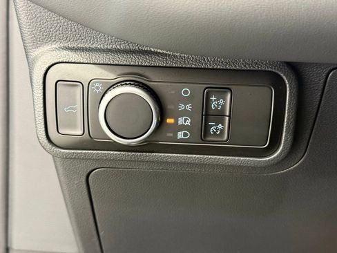 Certified 2025 Ford Explorer Active image 34