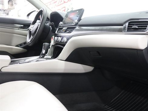 Used 2018 Honda Accord LX image 23