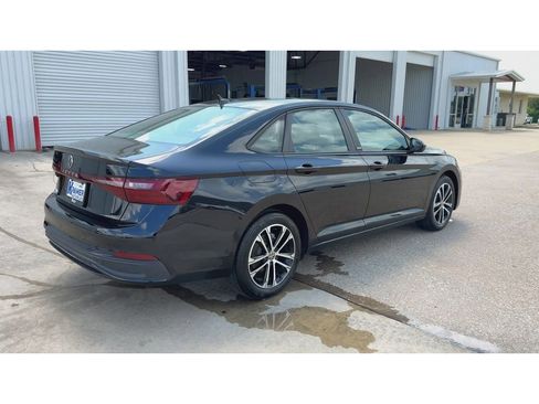 Used 2025 Volkswagen Jetta Sport FWD image 8