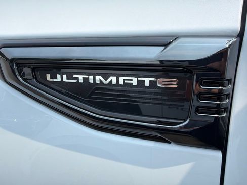 Used 2026 GMC Yukon XL Denali Ultimate w/ LPO, Floor Liner Package AWD/4WD image 7