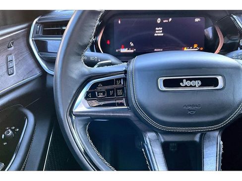 Used 2023 Jeep Grand Cherokee Overland w/ Advanced Protech Group III image 18