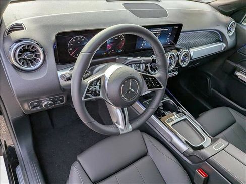 New 2025 Mercedes-Benz GLB 250 image 3