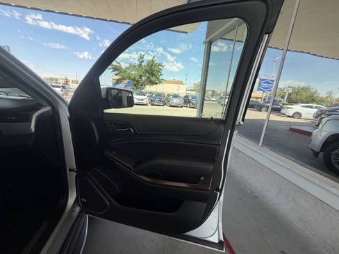 Used 2019 GMC Yukon XL SLT w/ Open Road Package AWD/4WD image 17