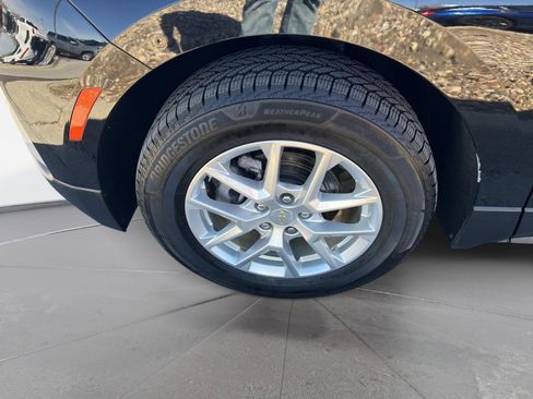 Used 2022 Chevrolet Equinox LT image 11