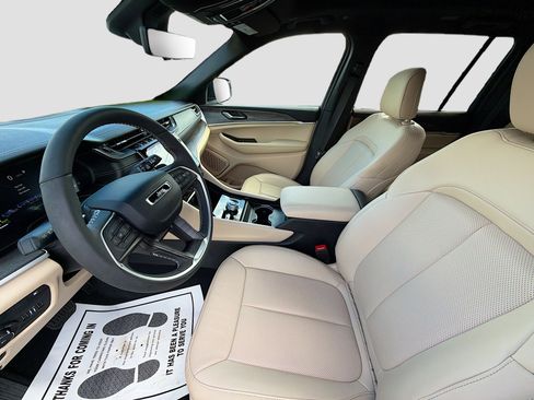 Used 2024 Jeep Grand Cherokee Limited 4xe w/ Luxury Tech Group II image 21