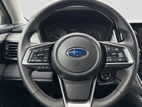 Used 2025 Subaru Outback Premium AWD/4WD image 19