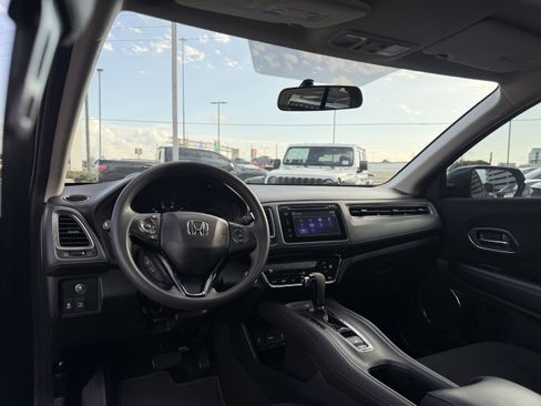 Used 2018 Honda HR-V EX image 15