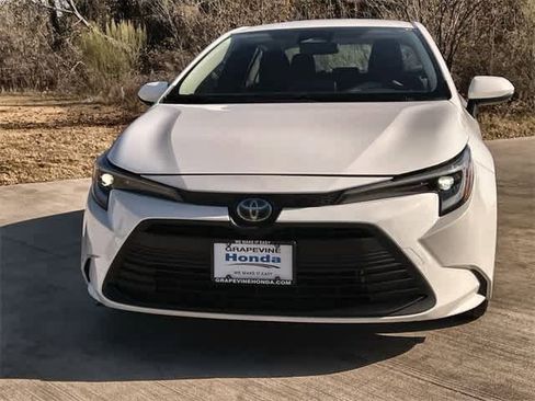 Used 2023 Toyota Corolla LE image 7