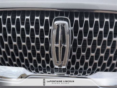 Certified 2023 Lincoln Aviator Reserve w/ Equipment Group 201A image 9