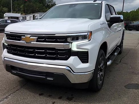 Used 2022 Chevrolet Silverado 1500 LT w/ All Star Edition Plus image 3