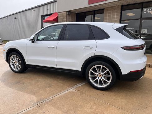 Used 2020 Porsche Cayenne image 3