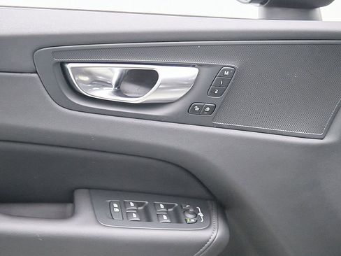 Certified 2025 Volvo XC60 B5 Plus AWD/4WD image 11