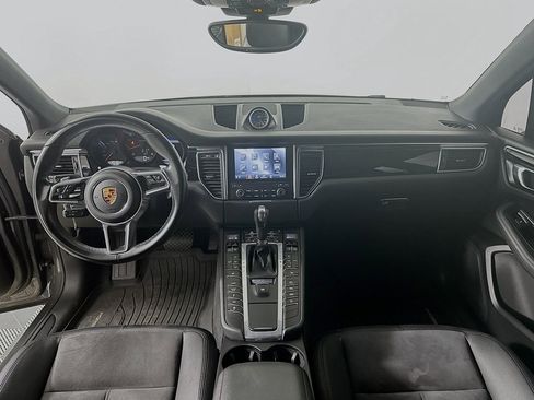 Used 2018 Porsche Macan image 3