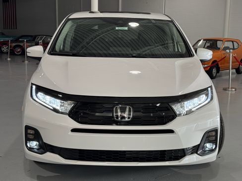 New 2026 Honda Odyssey Touring image 22
