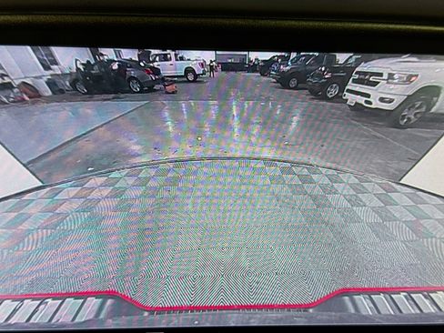 Used 2020 Chevrolet Colorado LT image 18