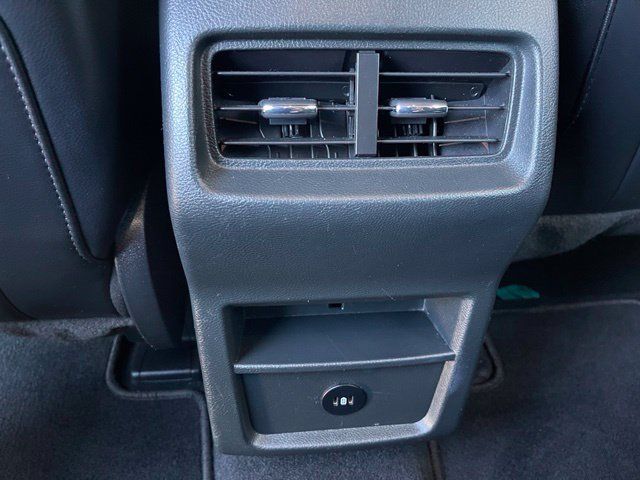 Used 2024 Ford Edge SEL AWD/4WD image 16