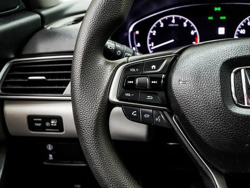 Used 2020 Honda Accord EX image 33