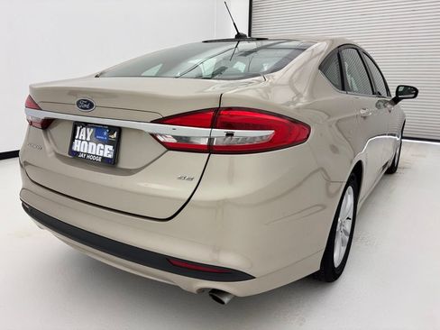 Used 2018 Ford Fusion SE FWD image 17
