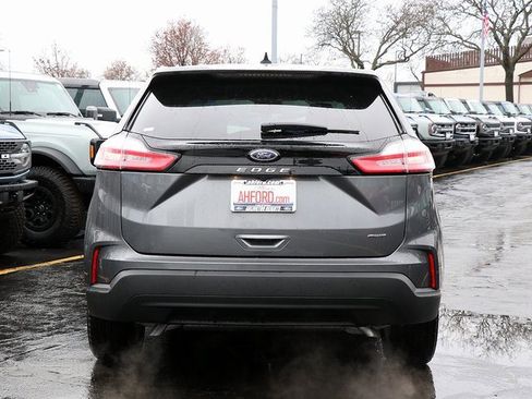 New 2024 Ford Edge SE image 6