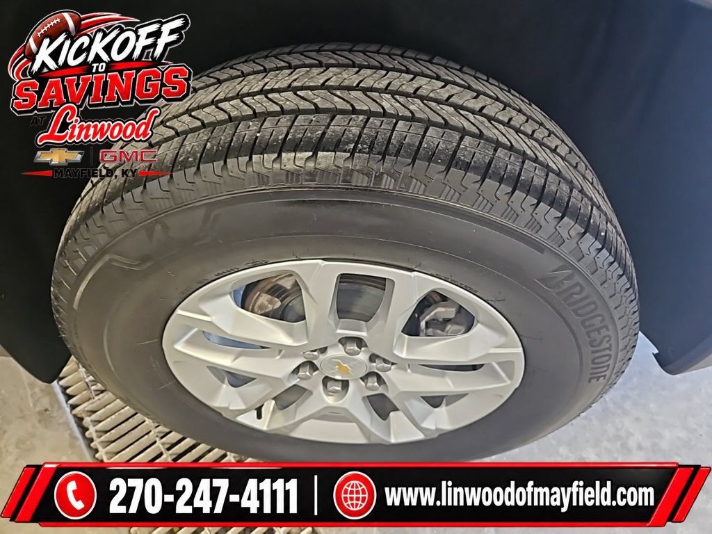 Used 2023 Chevrolet Traverse LS FWD image 7
