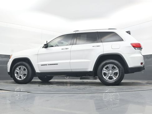 Used 2017 Jeep Grand Cherokee Laredo w/ Quick Order Package 2BE image 22