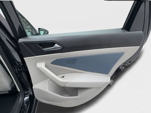 Used 2025 Volkswagen Jetta SE w/ Sunroof Package FWD image 30