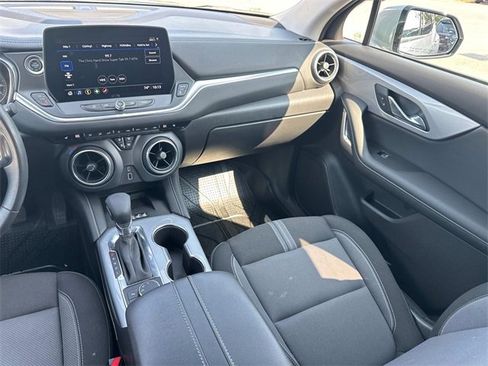 Used 2025 Chevrolet Blazer LT w/ Convenience Package image 20