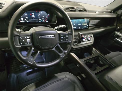 Certified 2024 Land Rover Defender 110 X-Dynamic SE image 16