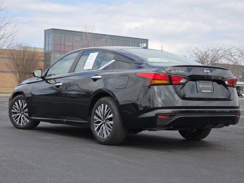 Used 2025 Nissan Altima 2.5 SV image 14