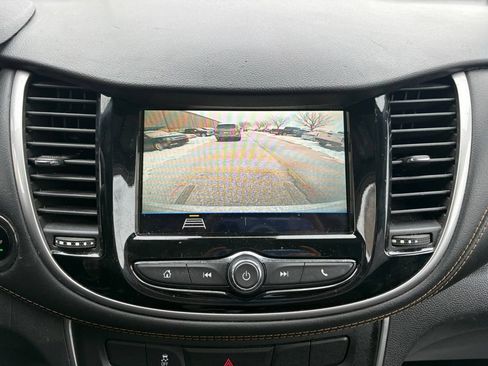 Used 2019 Chevrolet Trax LT w/ LT Convenience Package FWD image 31