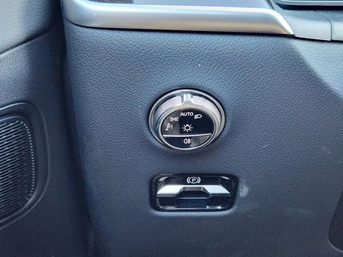 Used 2025 Mercedes-Benz GLC 300 GLC 300 image 19