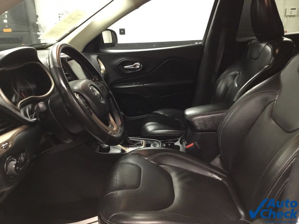 Used 2016 Jeep Cherokee Limited AWD/4WD image 21