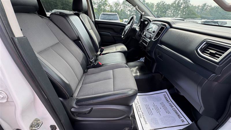 Used 2017 Nissan Titan S AWD/4WD image 32