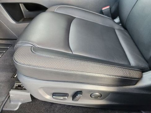 Certified 2025 Nissan Pathfinder SL image 21