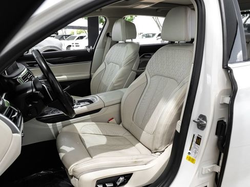 Used 2020 BMW 740i w/ Premium Package RWD image 39