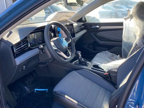 New 2026 Volkswagen Jetta SE image 2