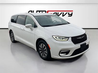 Used 2022 Chrysler Pacifica Touring-L