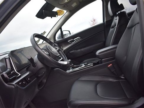 Certified 2025 Kia Sportage EX image 20