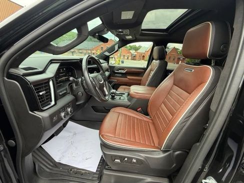 Used 2023 GMC Sierra 1500 Denali Ultimate AWD/4WD image 9
