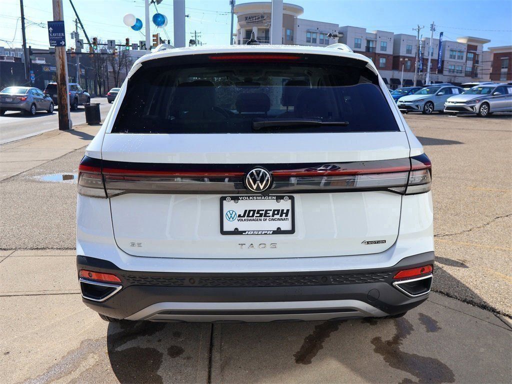 New 2026 Volkswagen Taos SE AWD/4WD image 4