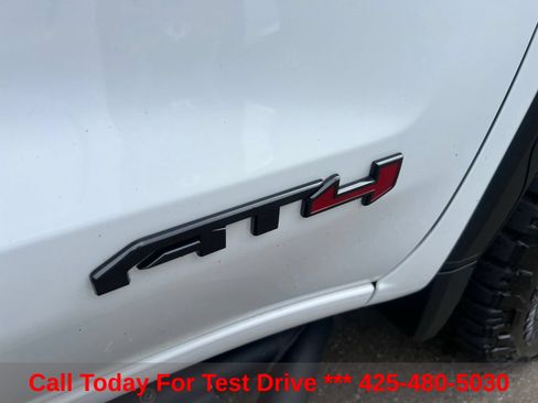 Used 2021 GMC Sierra 1500 AT4 w/ AT4 Carbonpro Edition AWD/4WD image 8