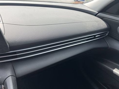 Used 2026 Hyundai Elantra Hybrid FWD image 34